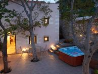 VILLA ALADANOSPrivate courtyard with heated Jacuzzi, barbeque, table, chairs, sunbeds