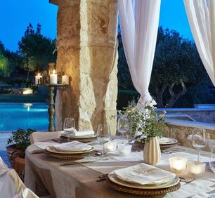 Swimming Pool dinning area 