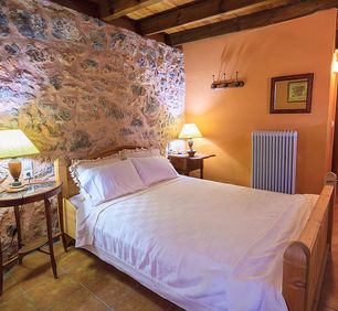 PASIPHAE MASTER BEDROOM