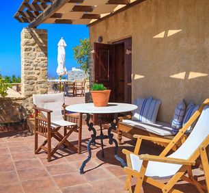 PASIPHAE PATIO ON UPPER LEVEL