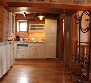 PERSEPHONE KITCHEN ON UPPER LEVEL