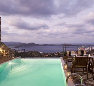Dining by the pool